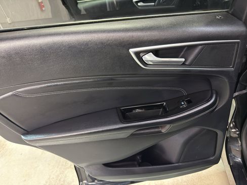 Used 2015 Ford Edge Titanium AWD/4WD image 26