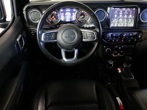 Used 2022 Jeep Wrangler Unlimited Sahara AWD/4WD image 3