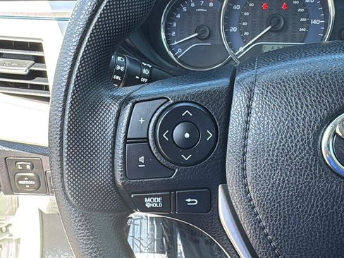 Used 2016 Toyota Corolla LE FWD image 18