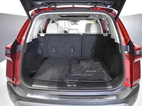 Certified 2023 Nissan Rogue SV w/ SV Premium B Package AWD/4WD image 35