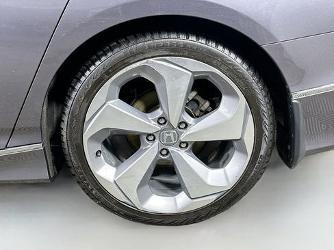 Used 2018 Honda Accord Touring image 30