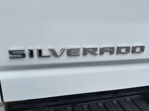 Used 2022 Chevrolet Silverado 2500 Custom w/ Custom Value Package AWD/4WD image 22