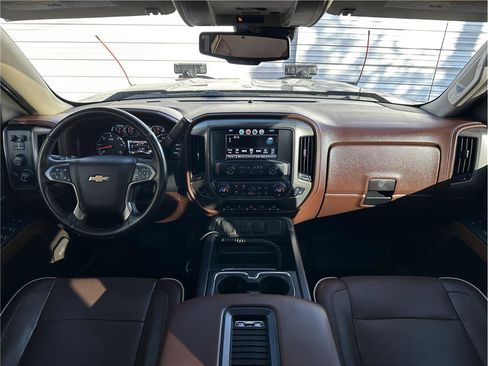 Used 2017 Chevrolet Silverado 1500 High Country image 18