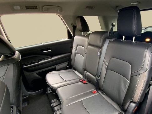 New 2025 Nissan Pathfinder SL image 11