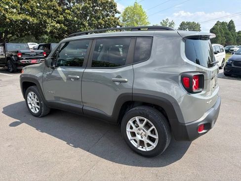 Used 2022 Jeep Renegade Latitude w/ Convenience Group AWD/4WD image 5