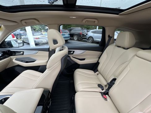 Certified 2024 Acura MDX SH-AWD image 3