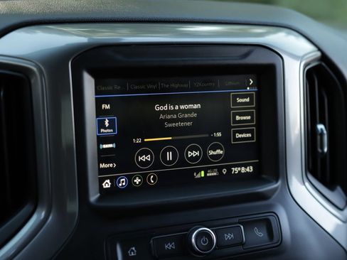 Used 2019 Chevrolet Silverado 1500 Custom Trail Boss w/ Custom Convenience Package AWD/4WD image 13