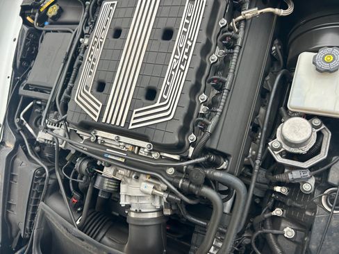 Used 2018 Chevrolet Corvette Z06 RWD image 19