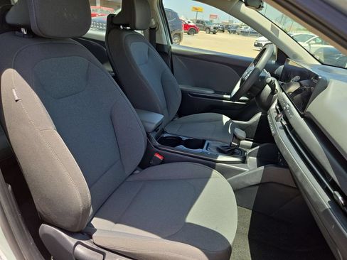 Used 2025 Kia K4 FWD image 30
