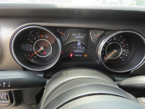 Used 2018 Jeep Wrangler Unlimited Sport S AWD/4WD image 28