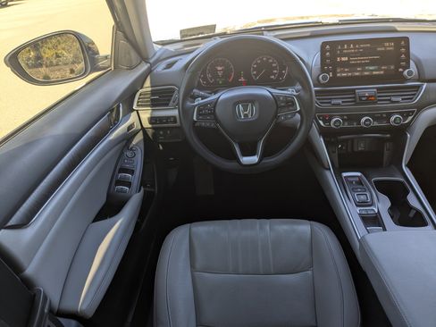 Used 2019 Honda Accord Touring image 19