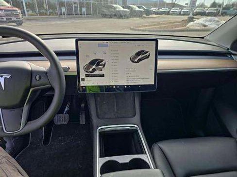 Used 2025 Tesla Model Y Long Range image 4