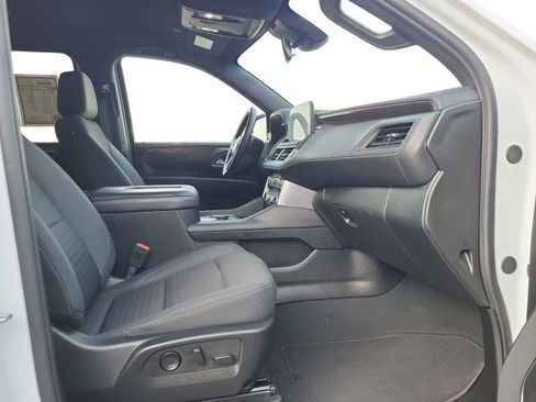 Used 2024 GMC Yukon XL SLE image 15
