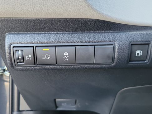 Used 2025 Toyota Corolla SE FWD image 16
