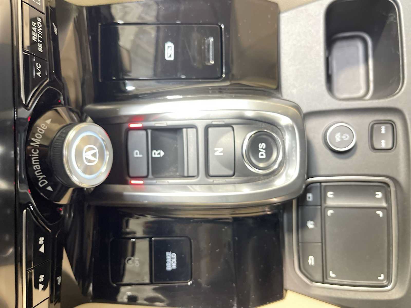 Used 2024 Acura MDX SH-AWD image 17