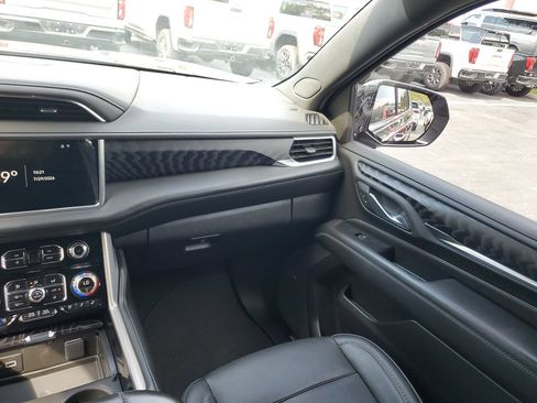 Used 2024 GMC Yukon Denali w/ Advanced Technology Package AWD/4WD image 15