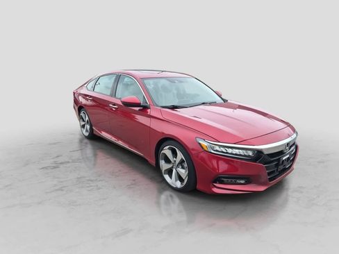 Used 2018 Honda Accord Touring image 2