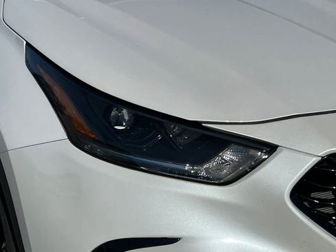 Used 2024 Toyota Highlander XSE AWD/4WD image 14
