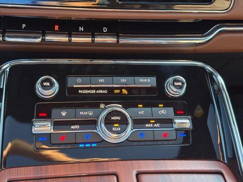Certified 2023 Lincoln Navigator Reserve AWD/4WD image 24
