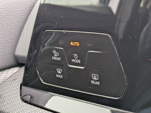 Used 2023 Volkswagen Golf R image 25