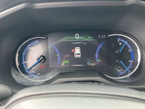 Used 2025 Toyota RAV4 XLE AWD/4WD image 16