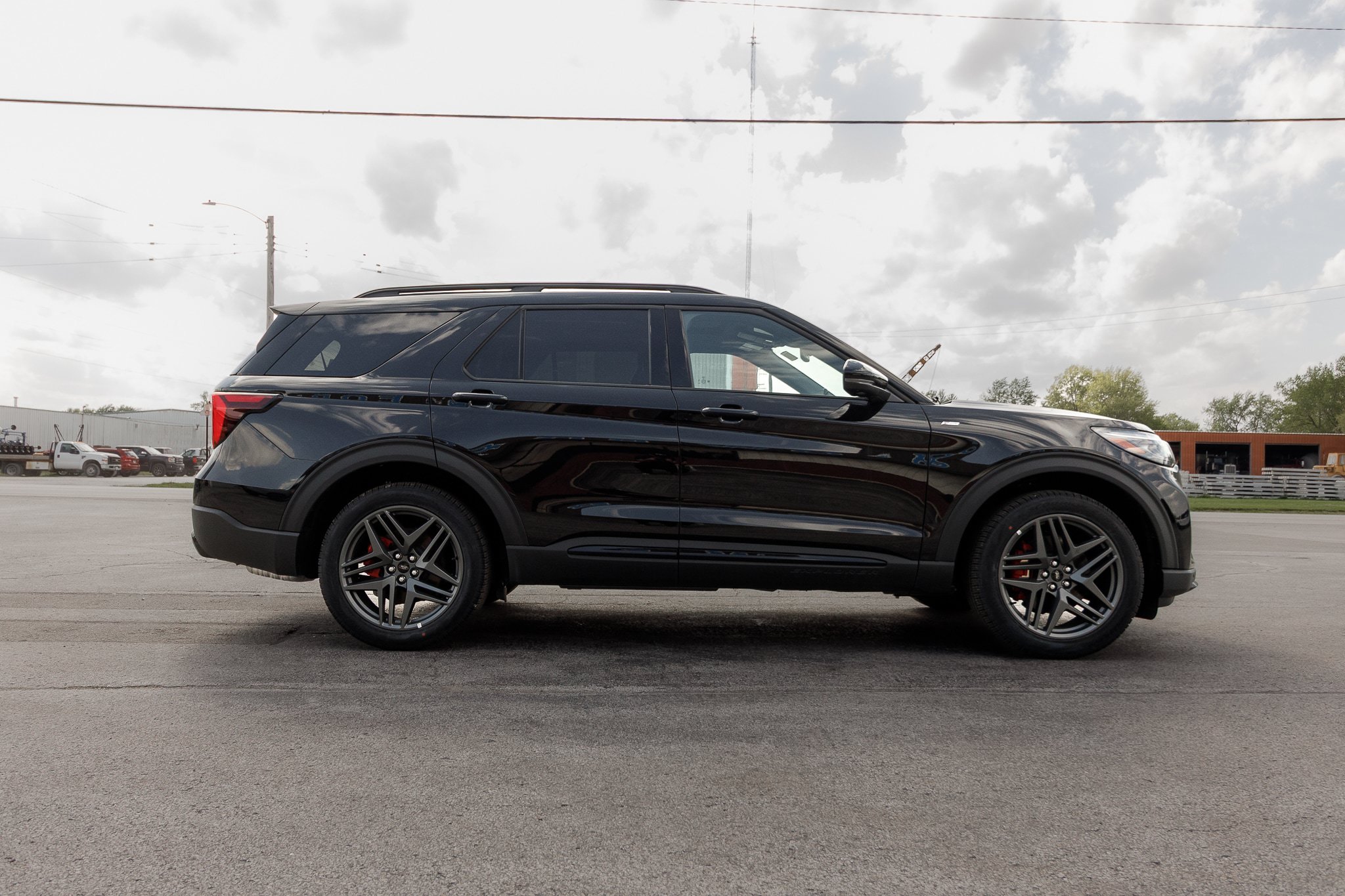 Used 2026 Ford Explorer ST-Line w/ ST-Line Street Pack AWD/4WD image 7