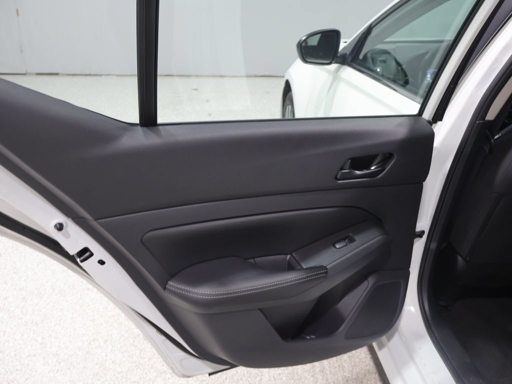 Used 2025 Nissan Altima 2.5 SV AWD/4WD image 18