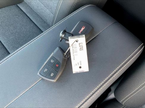 Used 2025 GMC Terrain Elevation AWD/4WD image 13