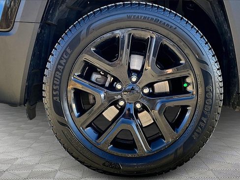 Used 2016 Jeep Renegade Latitude image 9