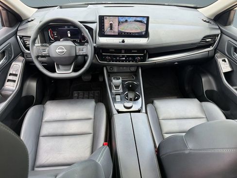 Used 2025 Nissan Rogue SL w/ Tech Package AWD/4WD image 17