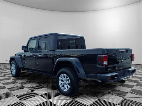 Used 2023 Jeep Gladiator Sport AWD/4WD image 24