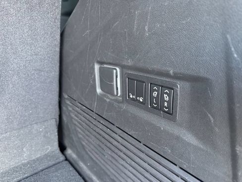 Used 2022 GMC Yukon AT4 AWD/4WD image 43