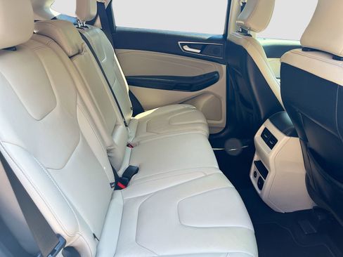 Used 2022 Ford Edge Titanium image 26