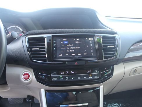 Used 2016 Honda Accord EX-L image 28