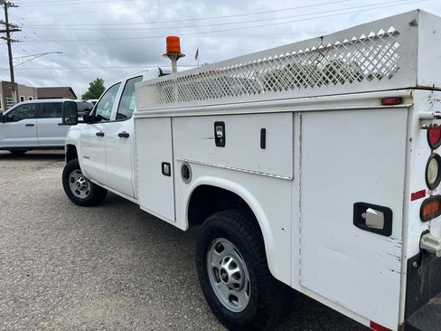 Used 2015 Chevrolet Silverado 2500 W/T AWD/4WD image 5