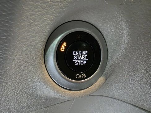 Used 2021 Chrysler Voyager LX w/ Cold Weather Group FWD image 16
