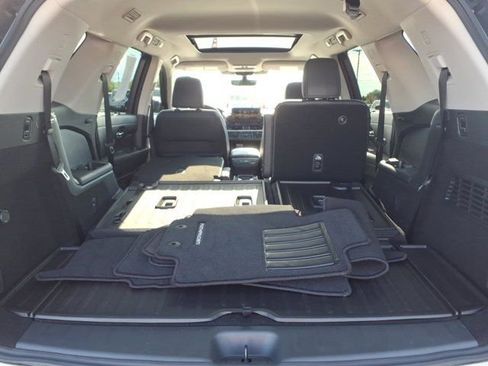 Used 2025 Nissan Pathfinder SL w/ SL Premium Package image 31