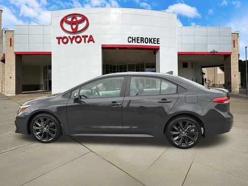 Used 2025 Toyota Corolla SE image 8