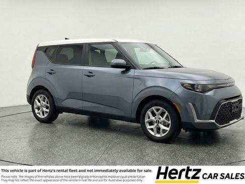Used 2025 Kia Soul LX w/ LX Technology Package FWD image 1