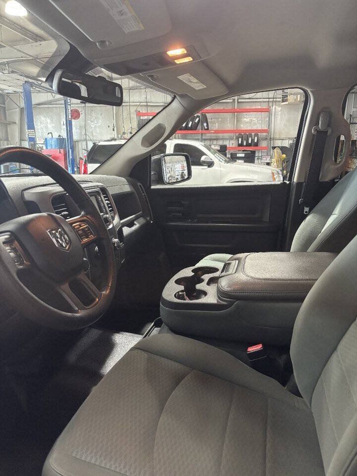 Used 2016 RAM 1500 Tradesman w/ Popular Equipment Group AWD/4WD image 4