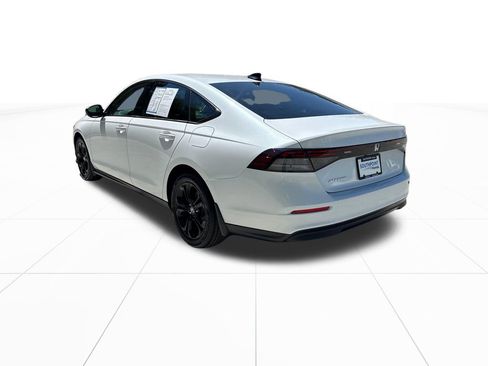 Certified 2025 Honda Accord SE image 6