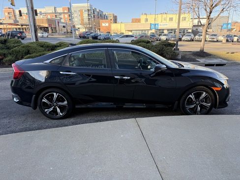 Used 2016 Honda Civic Touring image 5