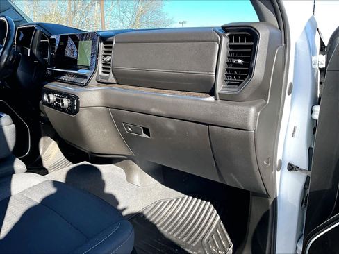 Used 2022 Chevrolet Silverado 1500 LT image 13