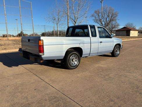 Used 1987 Nissan Pickup 2WD King Cab image 19
