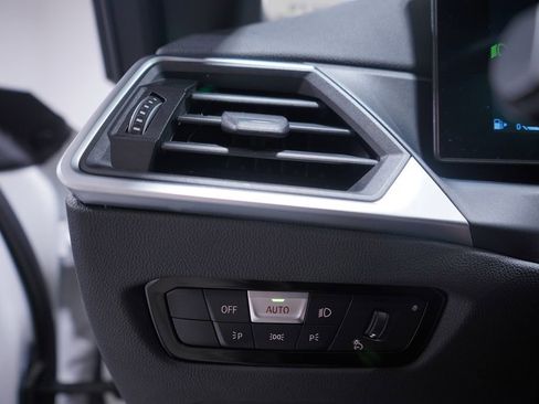 Used 2024 BMW M240i Coupe image 18