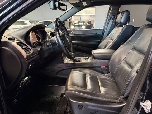 Used 2017 Jeep Grand Cherokee Limited w/ Trailer Tow Group IV image 12