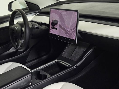 Used 2022 Tesla Model 3 Performance image 28