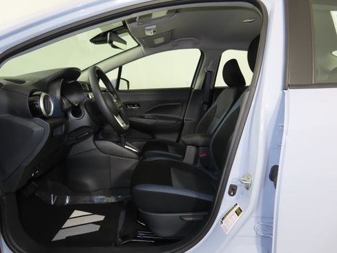 New 2025 Nissan Versa SV w/ Electronics Package FWD image 4