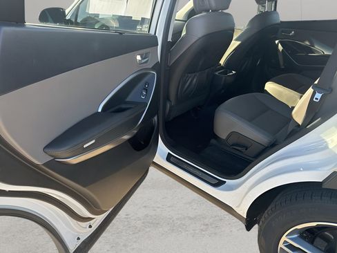 Used 2019 Hyundai Santa Fe XL image 12