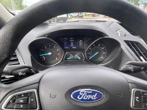 Used 2018 Ford Escape SE image 18